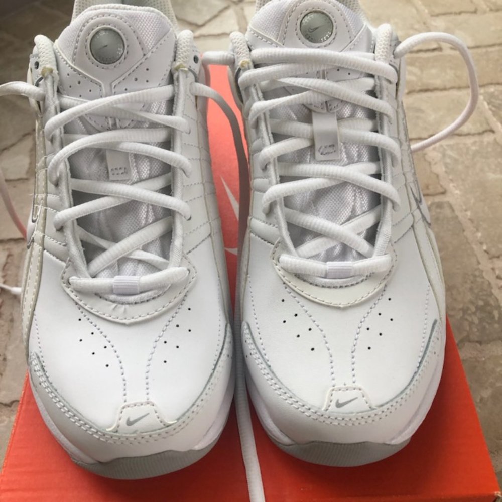 Nike Women's City Court Athletic Sneakers  - White Size 8 - Brand new in box